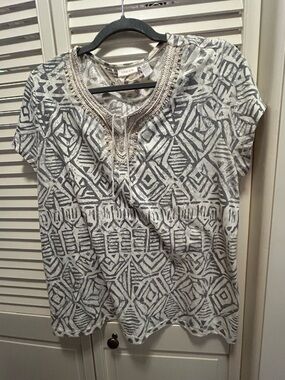 Chico's size 3 Gray Patterned Embellished Scoop Neck Tunic